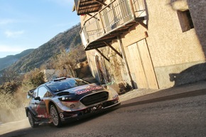 Der neue Ford Fiesta WRC will seine Asphaltqualitäten auf Korsika unter Beweis stellen