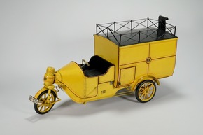PM: Ein elektrisches Jahrhundert: Wie sich Post-Fahrzeuge in Deutschland weiterentwickelt haben / PR: An electric century: The evolution of postal vehicles in Germany