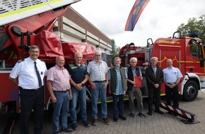 Feuerwehr Kleve: FW-KLE: Ehrung langjähriger Mitglieder beim Treffen der Ehrenabteilungen in Kleve
