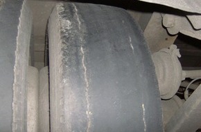Polizeiinspektion Nienburg / Schaumburg: POL-NI: Autofahrer meldet schrottreifen Lkw -Bild im Download-