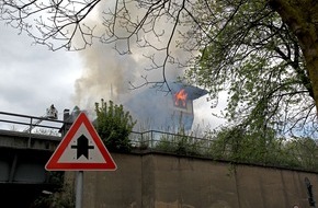 Feuerwehr Essen: FW-E: Feuer im Reiterstellwerk am Viehofer Platz, starke Rauchentwicklung, keine Verletzten