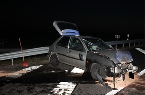 Polizeidirektion Neustadt/Weinstraße: POL-PDNW: Wattenheim- Schwerer Verkehrsunfall infolge Müdigkeit, Fahrzeugführer eingeklemmt