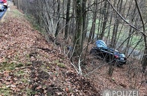 Polizeipräsidium Westpfalz: POL-PPWP: Unfall gebaut - zu Fuß geflüchtet