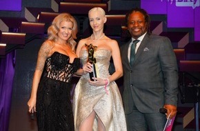 Schönberg Music Entertainment Germany GmbH: World’s Hottest Firefighter - Anike Ekina gewinnt den „Erotik-Oscar“ bei den Venus Awards 2024