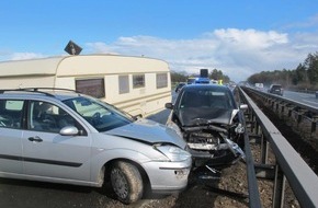 Polizeiinspektion Rotenburg: POL-ROW: ++ Auf der Hansalinie - Pkw-Wohnwagen gerät außer Kontrolle und verursacht Unfall ++