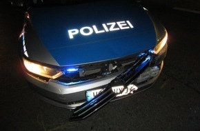 Polizeiinspektion Hameln-Pyrmont/Holzminden: POL-HOL: Holzminden - "Bülte-Kreuzung"_
Bei Einsatzfahrt Blechschaden
- Einige Tausend Euro Sachschaden -