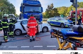 Feuerwehr M&uuml;nchen: FW-M: Verkehrsunfall mit technischer Rettung (Forstenried)