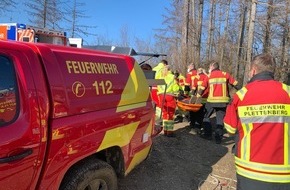 Feuerwehr Plettenberg: FW-PL: Hestenberg - Feuerwehr unterstützt Rettungsdienst bei chirurgischem Notfall