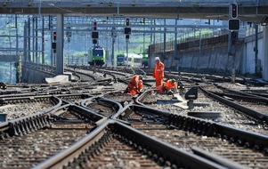 BLS AG: Medienmitteilung: Bahnstrecke Spiez–Interlaken wegen Bauarbeiten eine Woche gesperrt