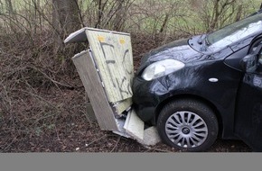 Polizei Rheinisch-Bergischer Kreis: POL-RBK: Bergisch Gladbach - 58-Jähriger bei Alleinunfall schwer verletzt