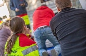 Feuerwehr Ratingen: FW Ratingen: Helfen ist kinderleicht - Du musst es nur machen! Feuerwehr Ratingen zeigt wie!