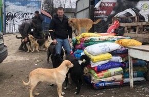 VIER PFOTEN - Stiftung für Tierschutz: En Ukraine, UPAW continue de fournir des tonnes de nourriture aux refuges pour animaux