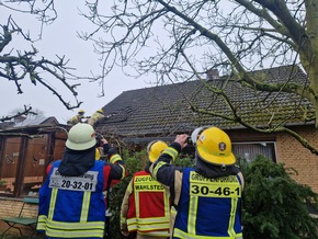 FW Bad Segeberg: Wohnungsbrand - eine Person durch die Feuerwehr gerettet