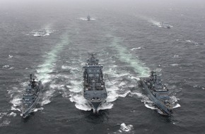 Presse- und Informationszentrum Marine: Marine - Bilder der Woche: Spannende Tage am Kap der Guten Hoffnung