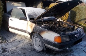 Polizei Minden-Lübbecke: POL-MI: Älterer Audi geht in Flammen auf