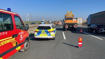 Polizeiinspektion Hildesheim: POL-HI: Verkehrsunfall auf der BAB 7 f&uuml;hrt zu Verkehrsbehinderungen