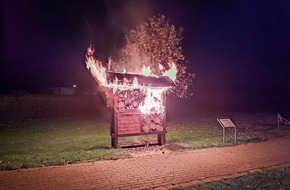 Kreispolizeibehörde Unna: POL-UN: Kamen - Unbekannte setzen Insektenhotel in Brand - Polizei sucht Zeugen