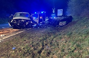 Feuerwehren VG Westerburg: FW VG Westerburg: Verkehrsunfall bei Westerburg fordert zwei Menschenleben - eine Person schwerstverletzt