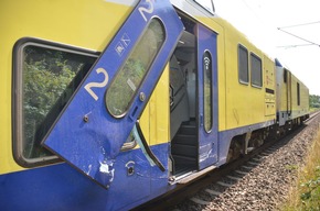 POL-STD: 76-jährige Autofahrerin bei Unfall mit Zug in Agathenburg schwerstverletzt