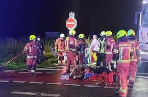 Freiwillige Feuerwehr Weeze: Feuerwehr Weeze: Schwerer Verkehrsunfall auf B9/B67