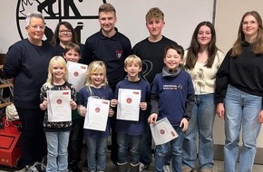 Feuerwehr Beverungen: FW Beverungen: Erfolgreiches Jahr für die Kinderfeuerwehr Beverungen - Gruppe Herstelle