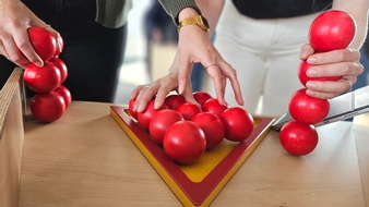 Universität Duisburg-Essen: Zur Erinnerung: Am 27. Oktober wird die mathebUDE eröffnet - Mathematik spielerisch erleben