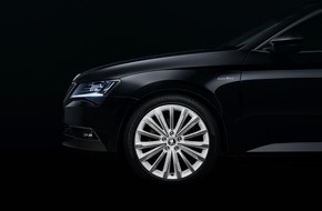 Skoda Auto Deutschland GmbH: SKODA Showcar "Superb Black Crystal" brilliert durch Sternenstaub (FOTO)