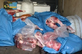 Polizeidirektion Göttingen: POL-GOE: (1014/2005) Lammfleisch auf der Ladefläche - LKW-Kontrolle der Verfügungseinheit