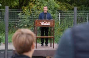 Erlebnispark Tripsdrill: Aktionstag &bdquo;Helfen macht Freude&ldquo; mit Minister Hildenbrand MdL im Erlebnispark Tripsdrill