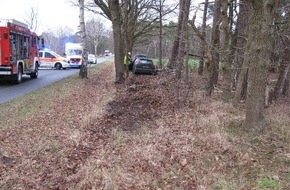 Polizeiinspektion Rotenburg: POL-ROW: ++ 21-jährige Autofahrerin bei Unfall auf der K 206 verletzt ++ Falsche Kennzeichen am Auto ++ Unfallflucht im Friedhofsweg - Polizei bittet um Hinweise ++