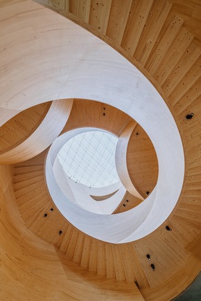 Medienmitteilung Griesser: Designstarke und nachhaltige Beschattung beim neuen Blumer Lehmann Holzbau