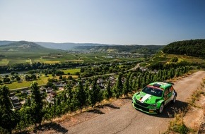 Skoda Auto Deutschland GmbH: Rallye Deutschland: SKODA AUTO Deutschland Pilot Kreim als Dritter in der WRC 2 auf Podestkurs
