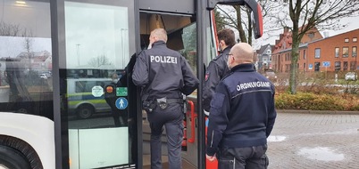 Polizeiinspektion Nienburg / Schaumburg: POL-NI: Landkreise Nienburg/Schaumburg: Landkreisübergreifende Kontrollen von Polizei, Ordnungsamt und ÖPNV hinsichtlich der Einhaltung der Corona-Verordnung