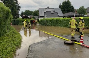Freiwillige Feuerwehr Alpen: FW Alpen: Wasser drohte in Keller zu laufen