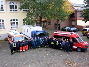 FW-AR: Feuerwehr Arnsberg übt mit Hilfsdiensten stimmige Kommunikation per Funk für den Ernstfall