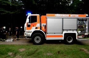 Feuerwehr Herdecke: FW-EN: Großbrand im Waldgebiet am Herrentisch - Hinter dem Waldfriedhof brannten gut 1.500 qm Wald