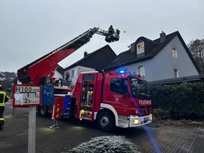 FW Hennef: Kaminbrand in einem Einfamilienhaus
