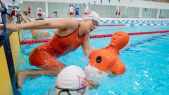 DLRG - Deutsche Lebens-Rettungs-Gesellschaft: Deutsche Meisterschaften am 21./22. Oktober in Hannover: Rettungsschwimmer ermitteln beste Mehrkämpfer