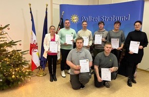 Polizeipräsidium Neubrandenburg: POL-NB: Polizei ehrt Bürger für Zivilcourage