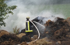 Feuerwehr Essen: FW-E: 40 brennende Strohballen in Heidhausen