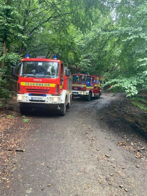 FW-EN: Aufwändiger Rettungseinsatz nach Treckerunfall im Wald