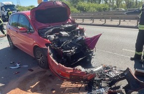 Feuerwehr Dortmund: FW-DO: Verkehrsunfall mit drei PKW auf der B236