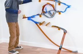 Mattel GmbH: Hot Wheels erobert mit Wall Tracks die Kinderzimmerwände! (mit Bild)