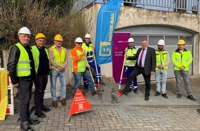 Westconnect GmbH: Pressemeldung: Spatenstich: Westconnect startet Glasfaserausbau in Dreis-Tiefenbach