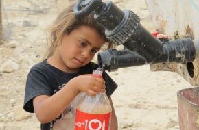 ZDF: "DURST!": Claus Kleber für ZDF-Dokumentation unterwegs in wachsenden Wüsten und Konfliktorten der Wasserknappheit (FOTO)