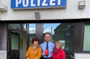 Polizei Bochum: POL-BO: Wattenscheid / Wertvolle Fundsache: "Ehrenamt und Ehrlichkeit, das ist vorbildlich und passt!"