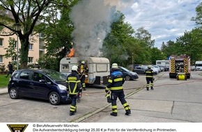 Feuerwehr München: FW-M: Mann bei Wohnwagenbrand verletzt (Harthof)