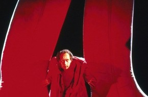 3sat: "Kulturzeit"-Moderator Scobel und die "Faust"-Fernsehregisseure Schönhofer und Grimm werden mit dem Bayerischen Fernsehpreis 2001 ausgezeichnet