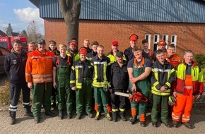 Freiwillige Feuerwehr der Stadt Bergen: FFW Bergen: Kettens&auml;genausbildung Modul A der Stadtfeuerwehr Bergen