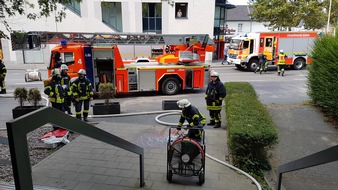 Feuerwehr und Rettungsdienst Bonn: FW-BN: Rauchmelder meldet Zimmerbrand